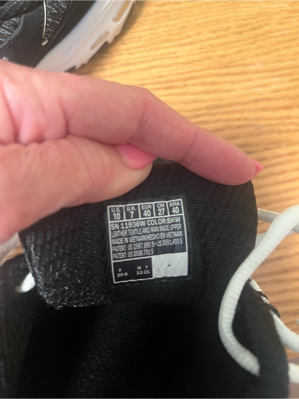Skechers D'Lites Black & White Sporty Casual Memory Foam Shoes Size 10 - Picture 5 of 9